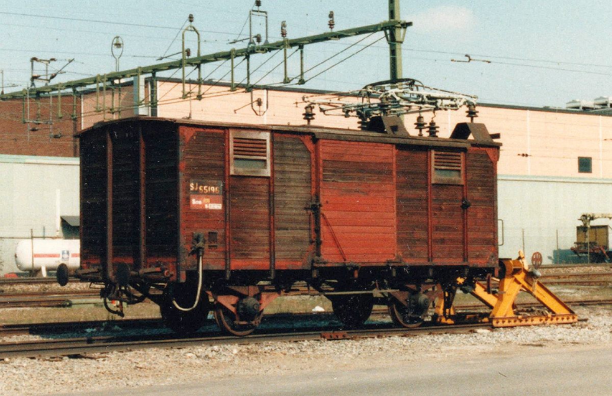 SJ 55196 S17e Staffan Wolters foto Sundbyberg 1 maj 1987.jpg