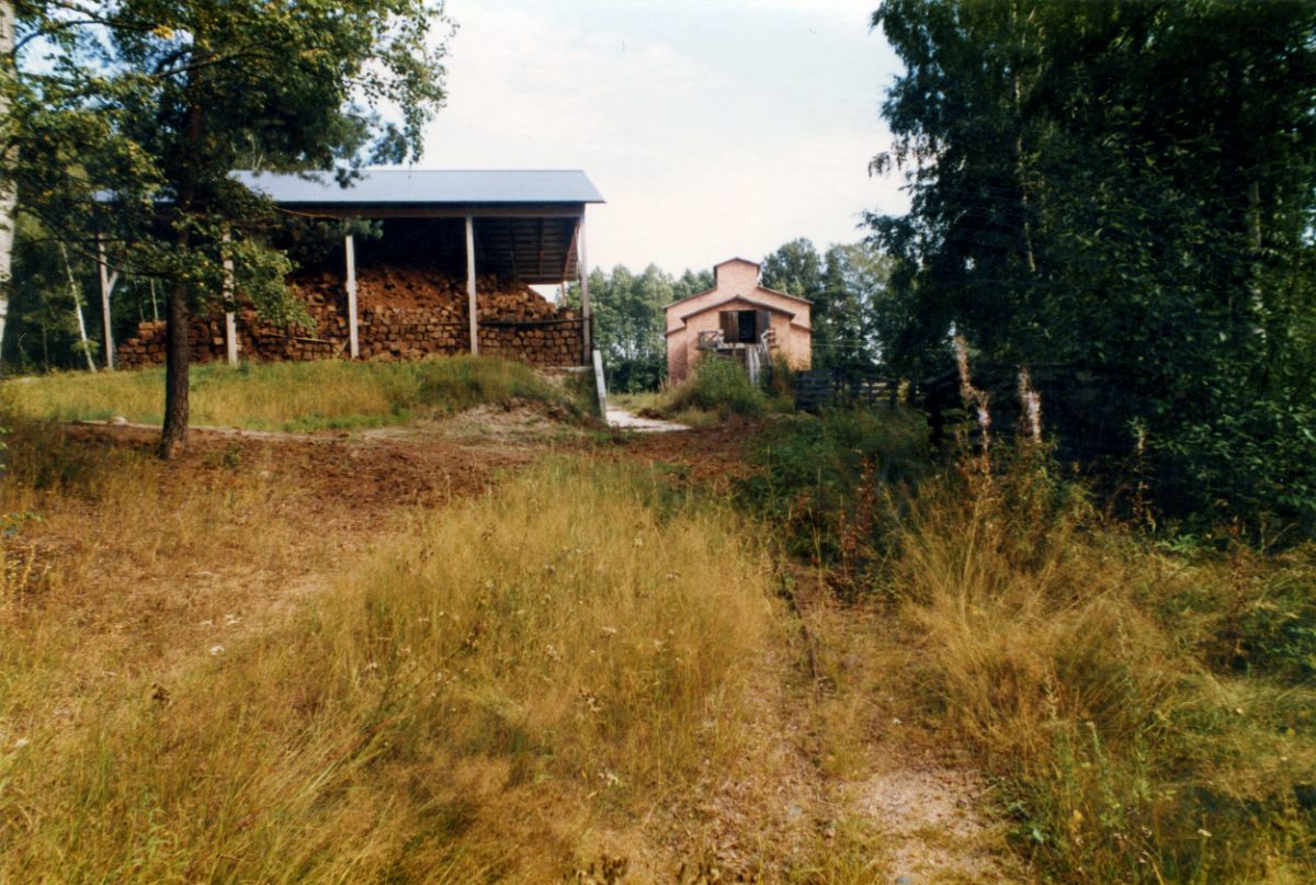 Säbylunds torvfabrik (den södra) 1984-08 foto Conny Sernfalk_redigerad-3.jpg