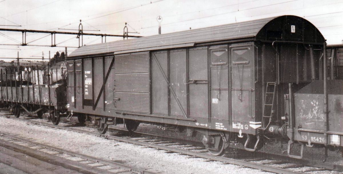 SJ 49017 Gre Sundbyberg.jpg