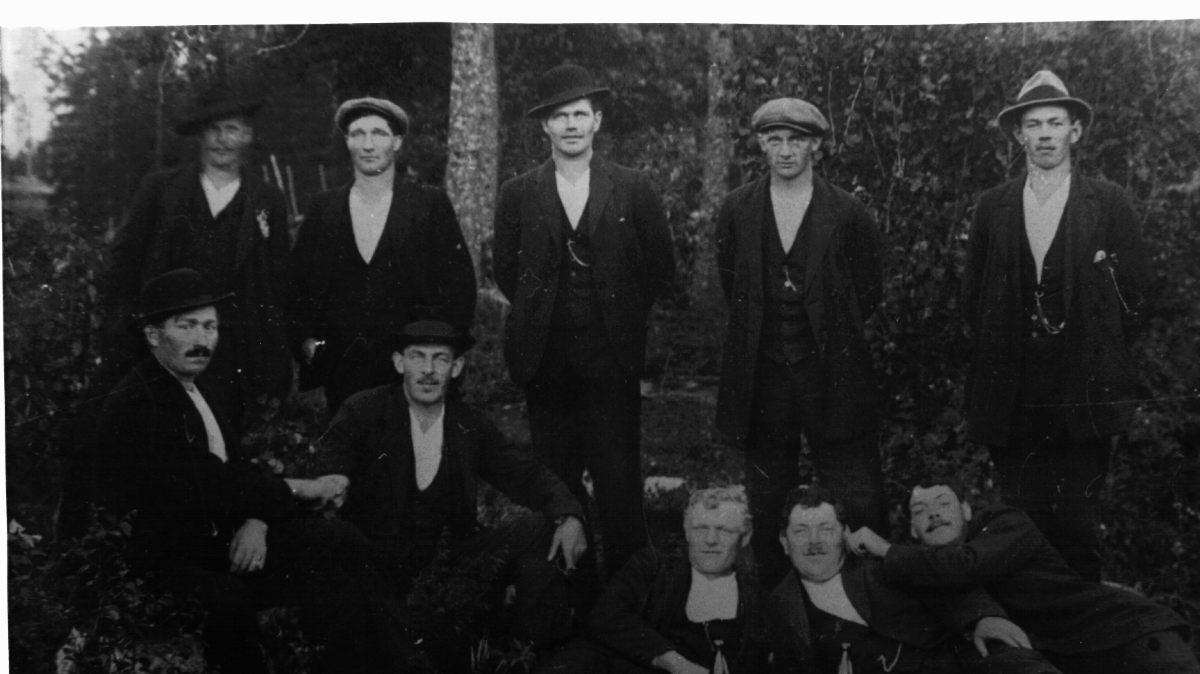 DHJ miljö Lövstabanan, okända rallare fr Lövsta bruksarkiv.jpg