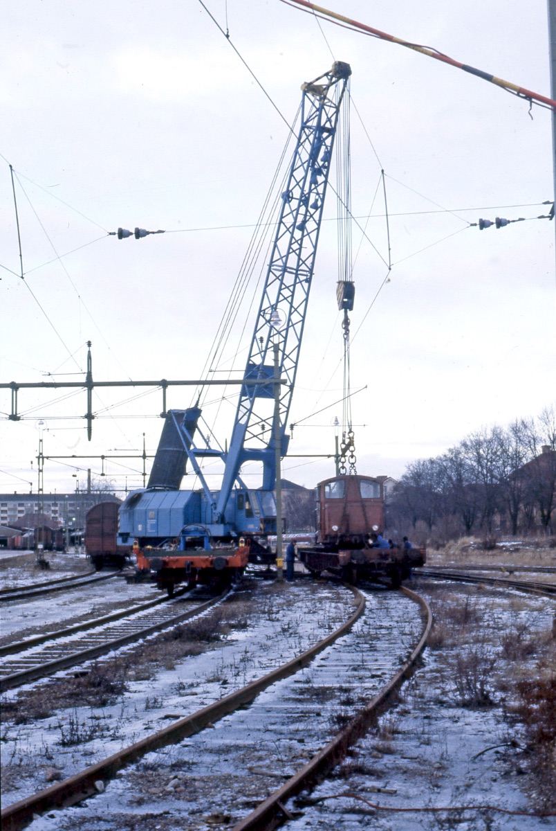 ULJ 1977.11 1977.11 Z4p 407 hädan 637.jpg